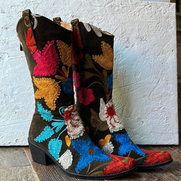 Shoes - Velvet Road Embroidered Western Boot